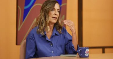 Rio de Janeiro (RJ), 05/03/2026 – A professora Tatiana Sampaio fala sobre as pesquisas com a polilaminina, substância em testes para o tratamento de lesões medulares, no programa Sem Censura, da TV Brasil. Foto: Fernando Frazão/Agência Brasil